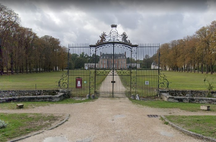 Entrée du Château de la Grange